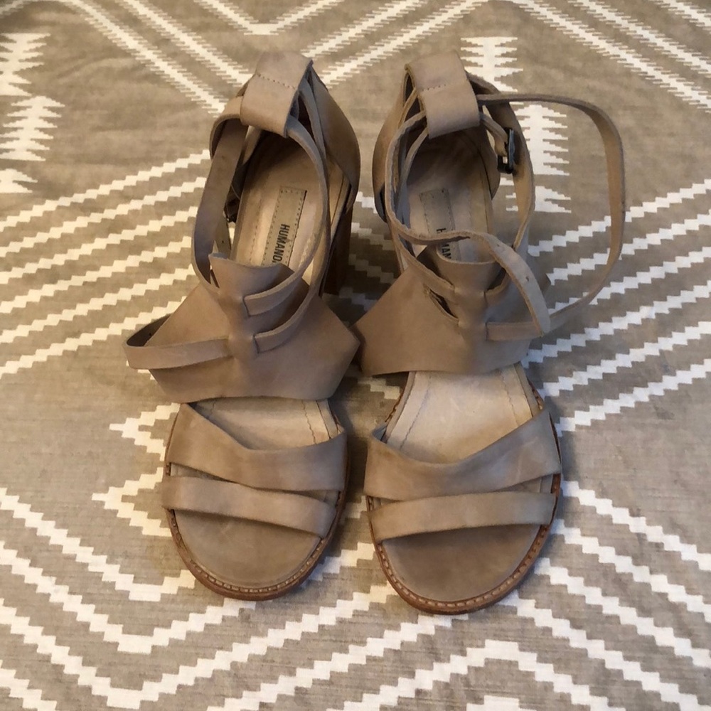 Humanoid shoes